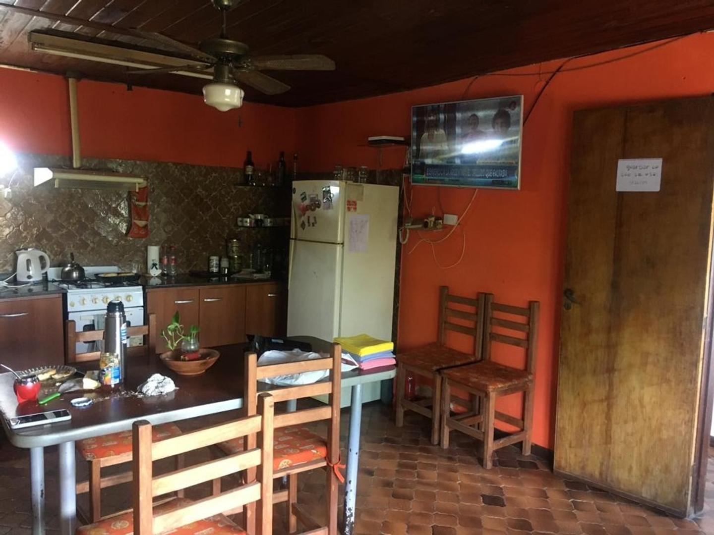 Casa 3 ambientes con 1 baño