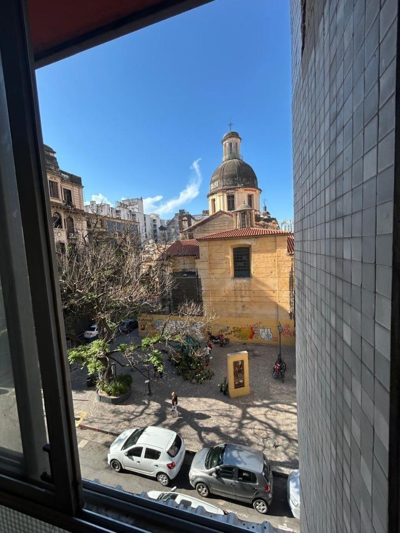 Buenos Aires 300, Piso 2