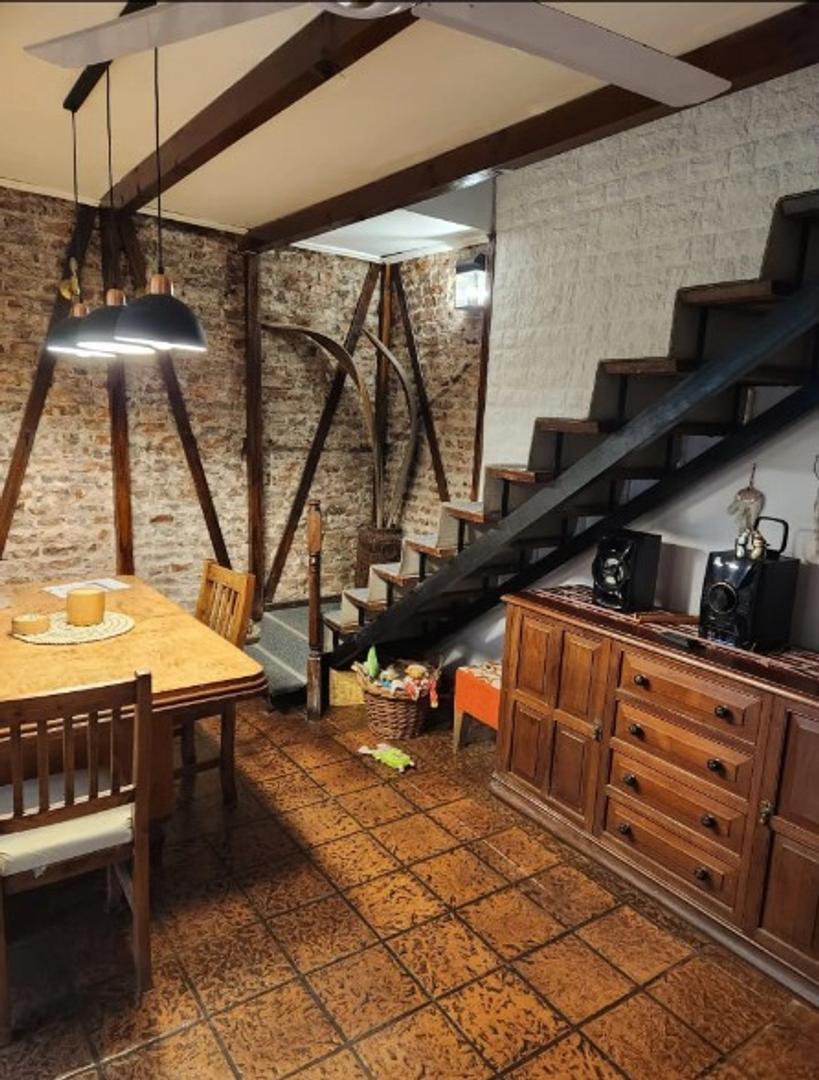 Chalet a la venta en San Isidro con su depto. independiente