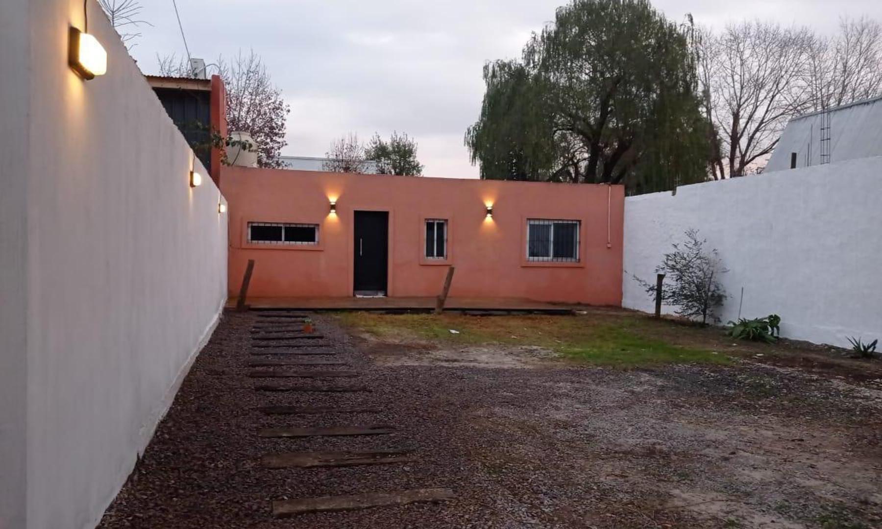 Casa en Venta con 3 cocheras