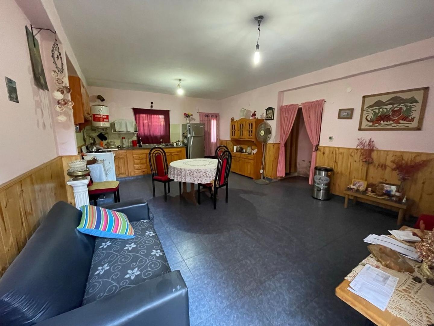 VENTA CASA DE PASILLO CON DOS UNIDADES BELLA VISTA