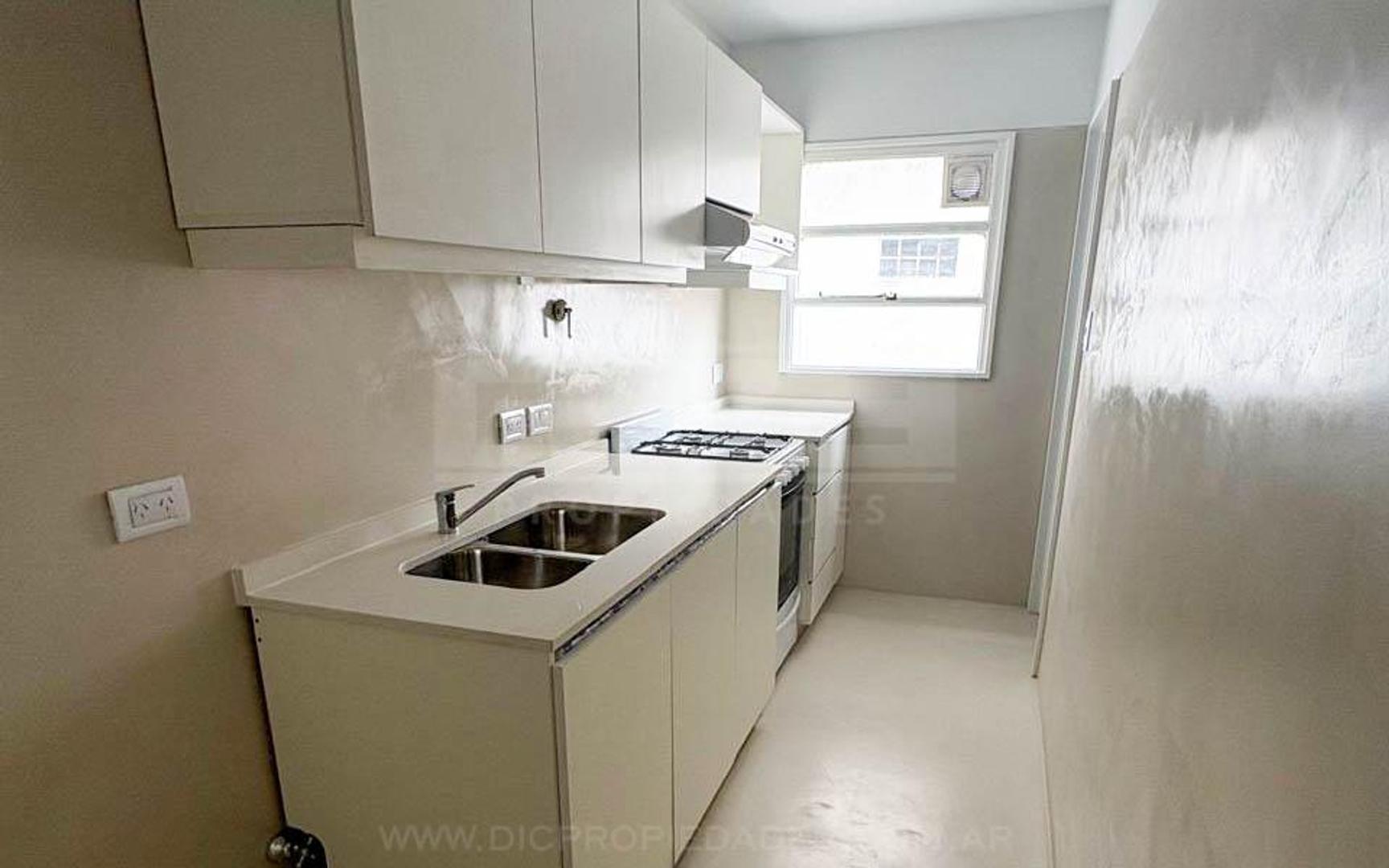 Departamento en Venta en Acassuso Vias  /  Santa Fe, USD 198.000