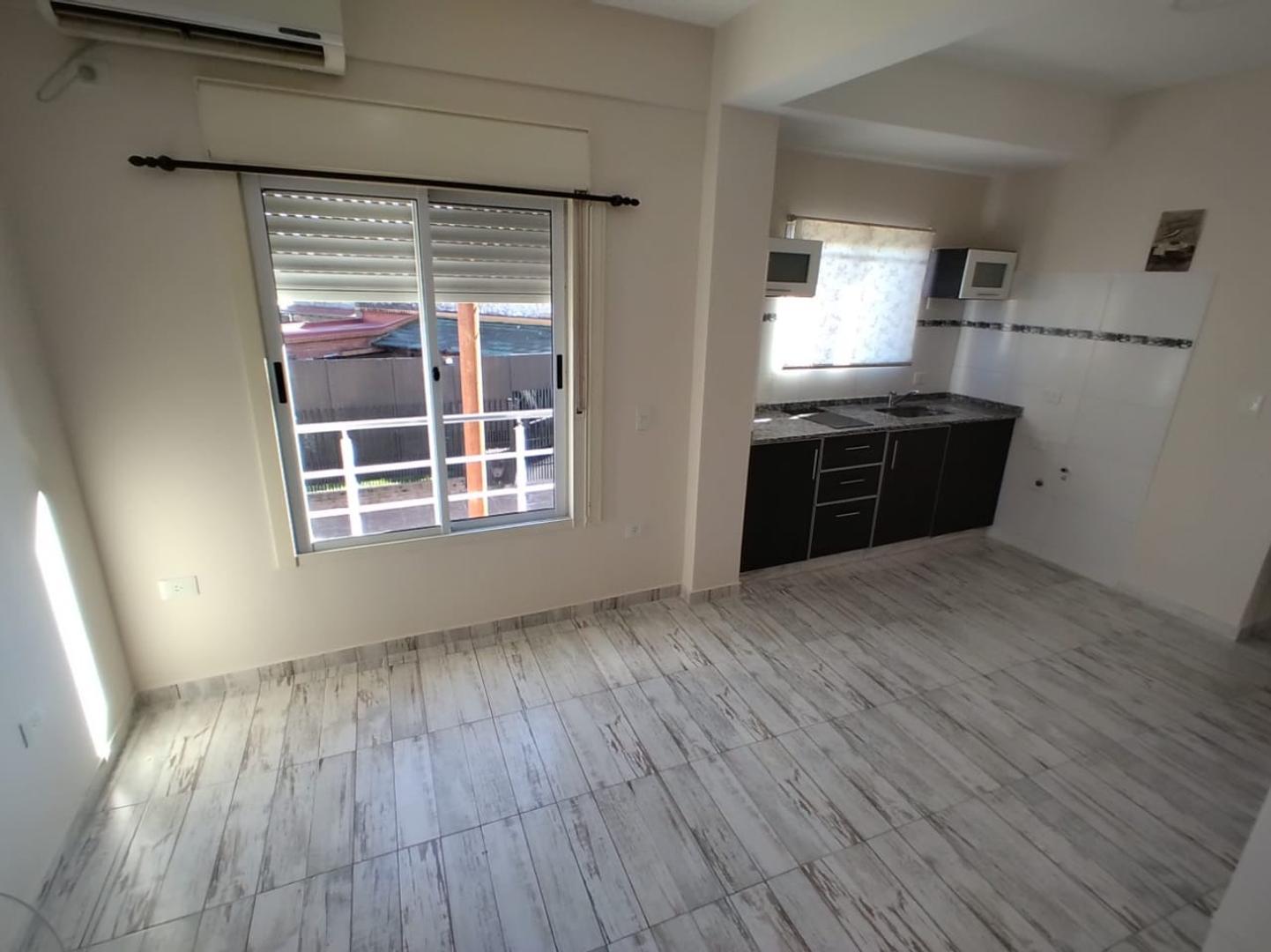 Zavatarro 4200, Piso 1