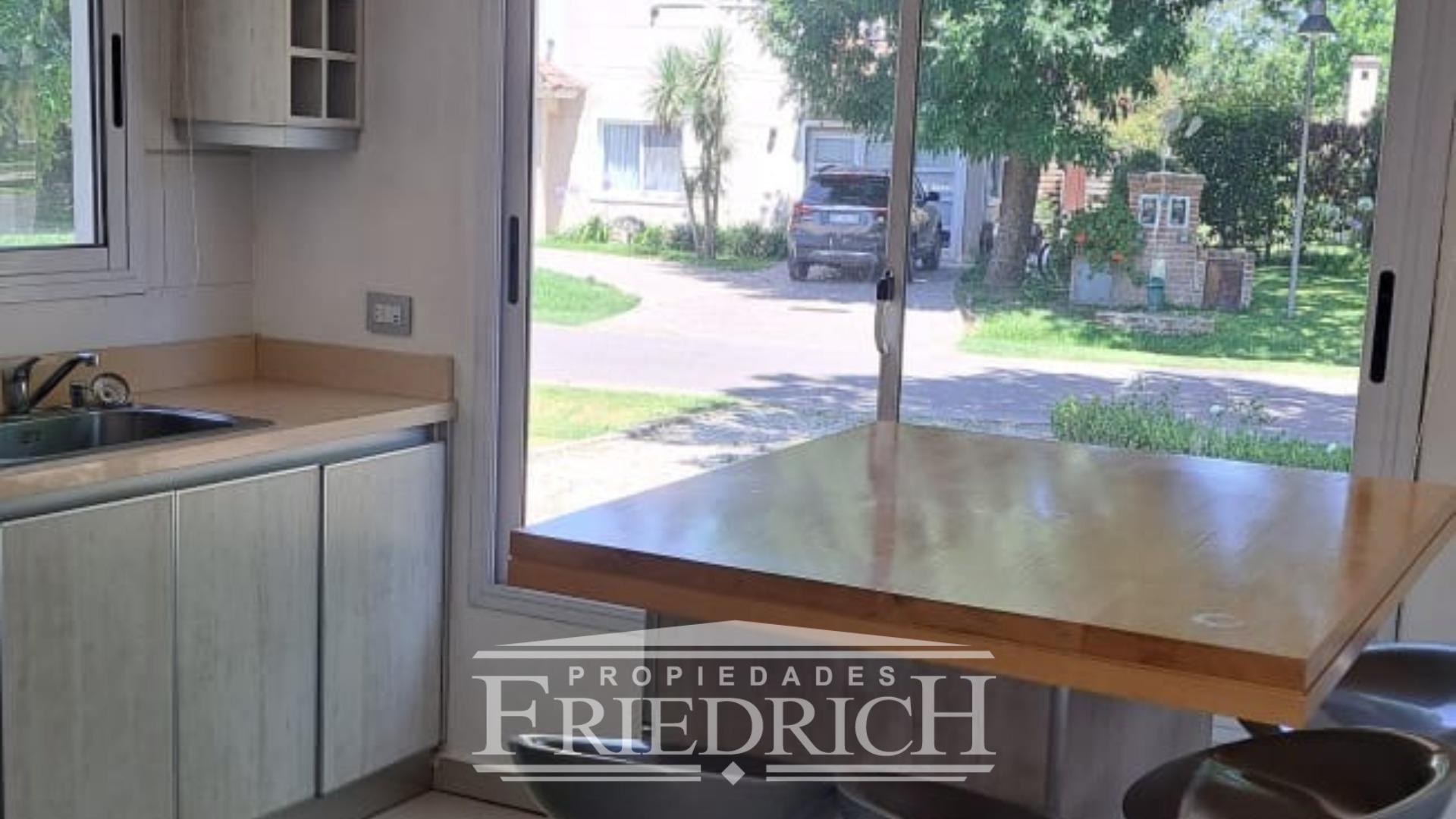 Casa en Alquiler en San Patricio, USD 1.500