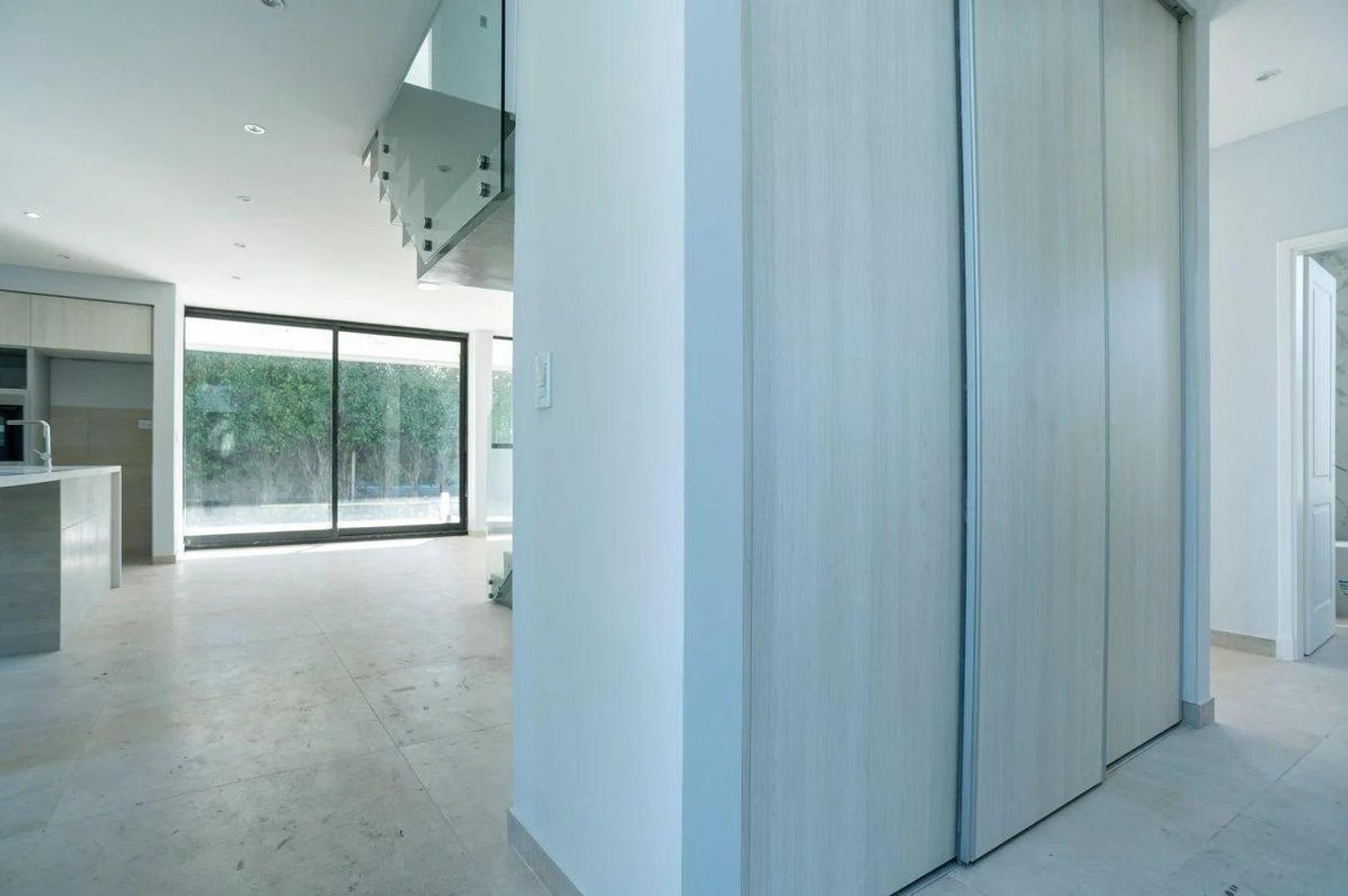 Calle 47 Country Las Golondrinas , Piso 131