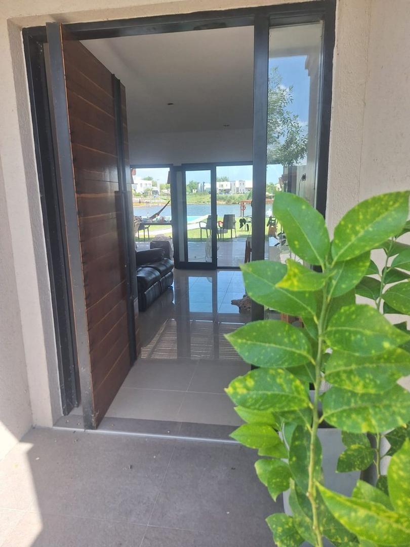 Casa en Alquiler 1 año