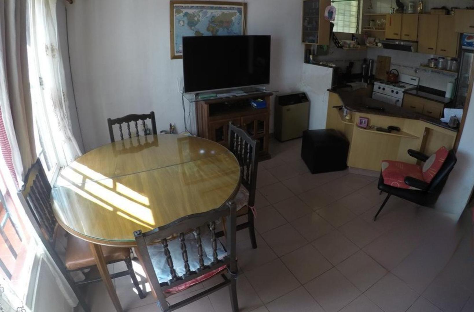 Depto Tipo Casa en Venta con 1 cocheras