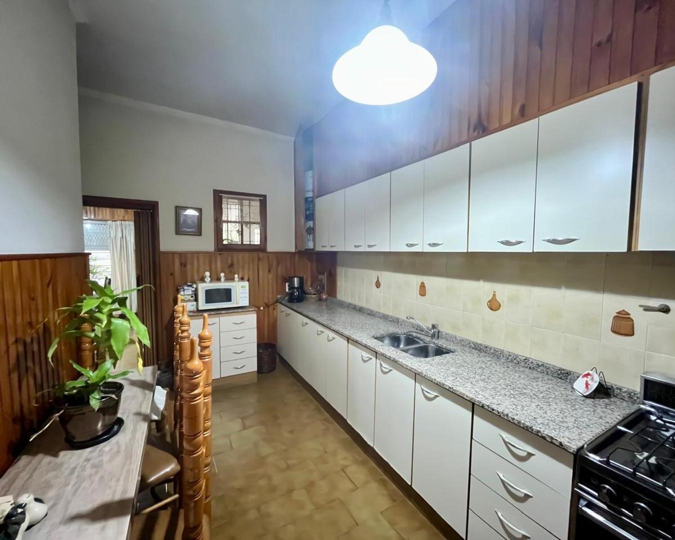 Casa en Venta en Castelar, USD 110.000