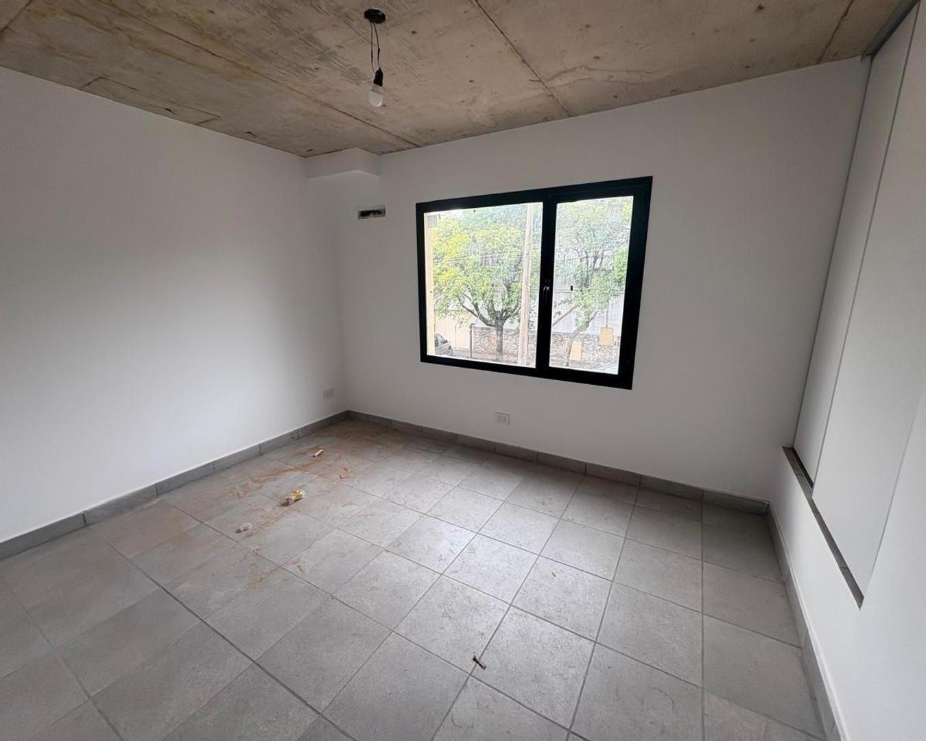 DUPLEX A ESTRENAR EN VENTA - Ituzaingó norte