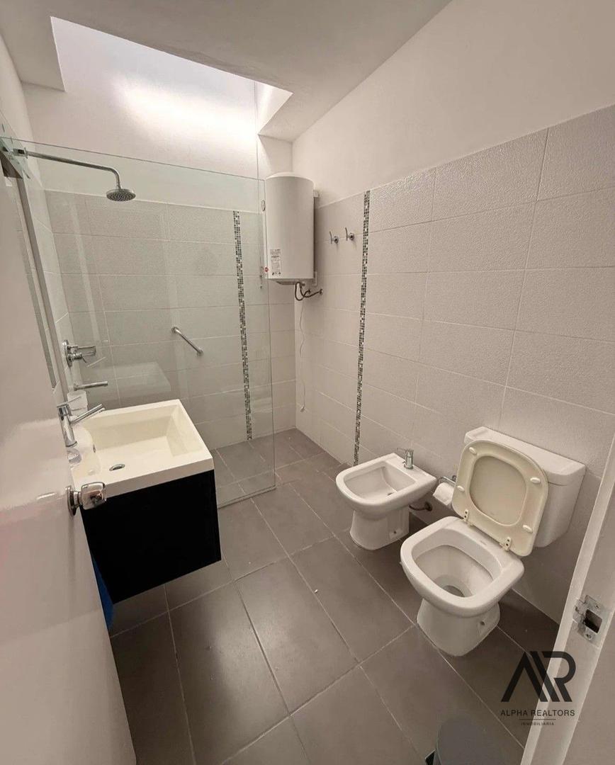 Casa en venta c/ cochera en Pinares