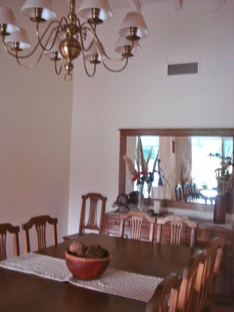 Casa 5 ambientes con 4 baños