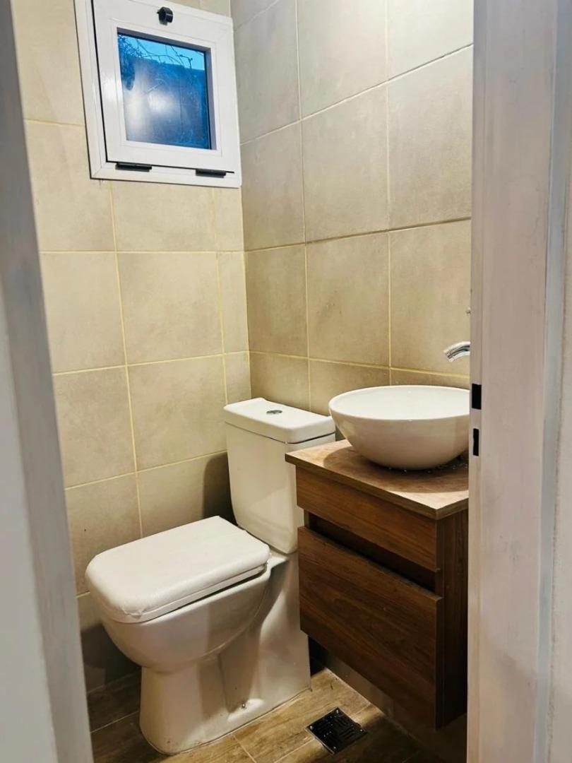 Casa 3 ambientes con 2 baños