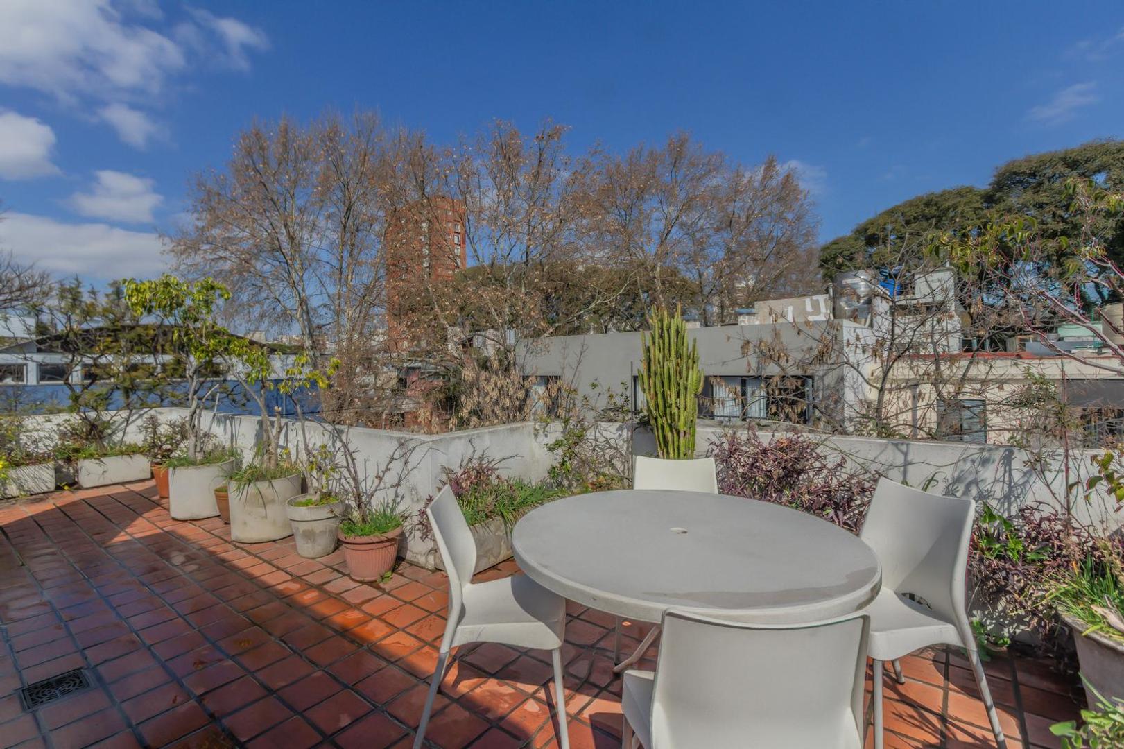 Pasaje Soria al 5100 entre Uriarte y Thames