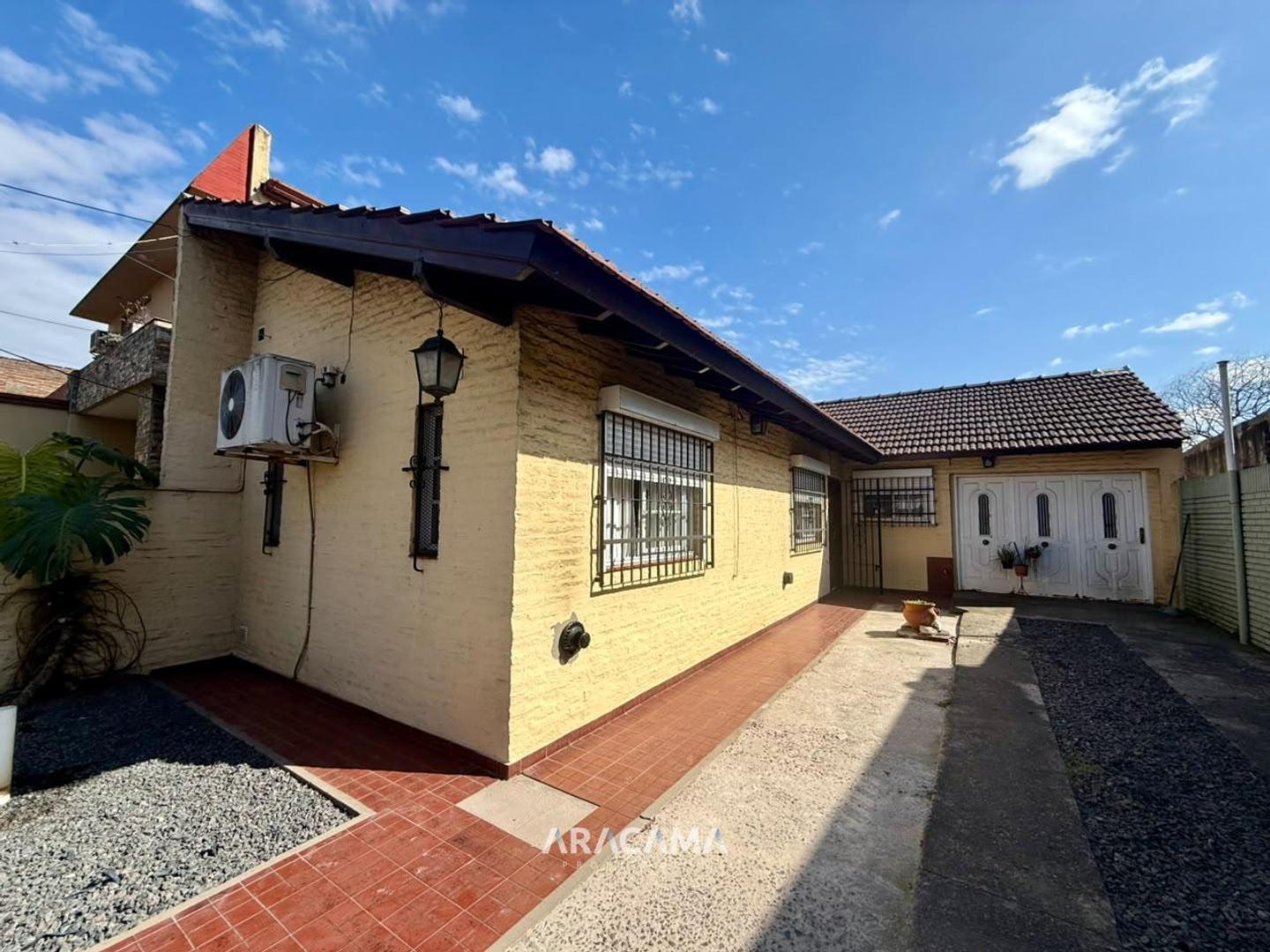 Casa en Venta en Monte Grande, USD 110.000