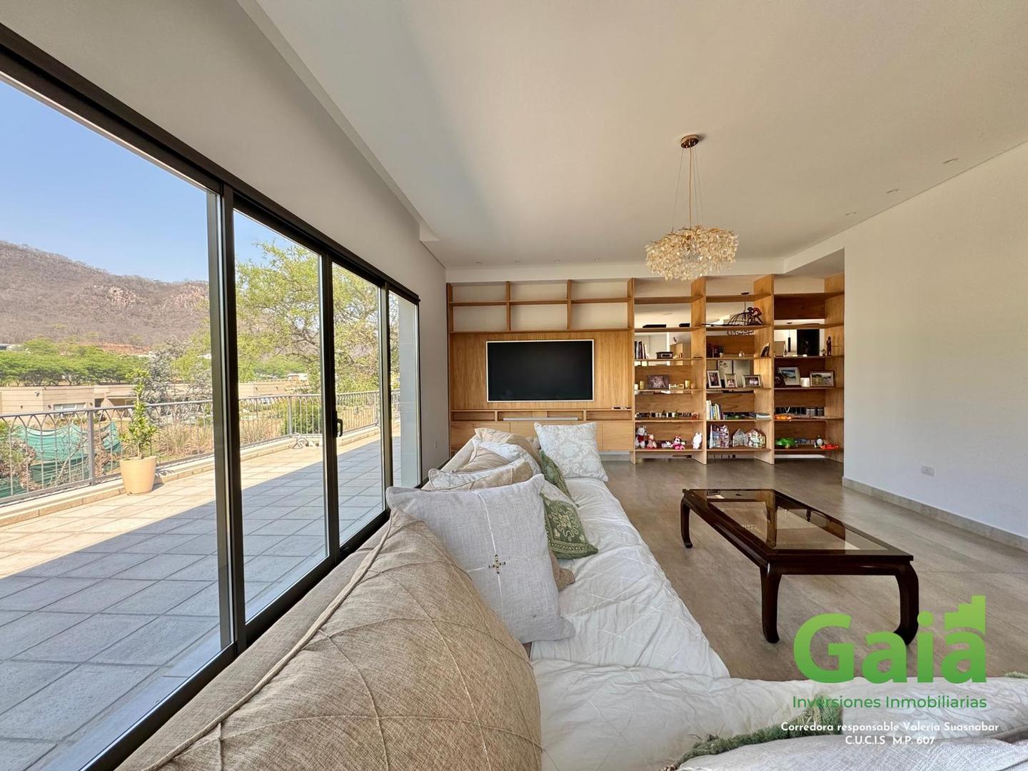 Casa en Venta con 1 cochera