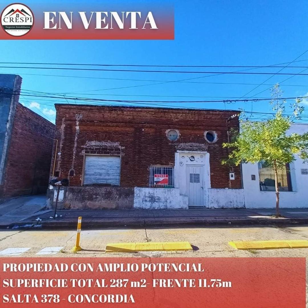 Amplia casa centrica