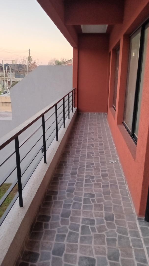 España 2200 , Piso 1°