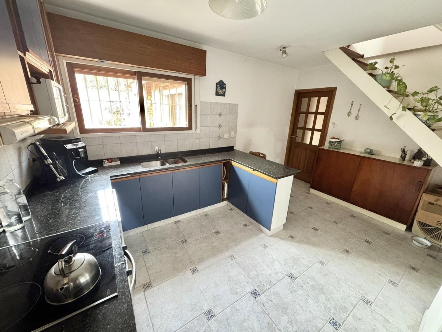 Casa 5 ambientes con 2 baños