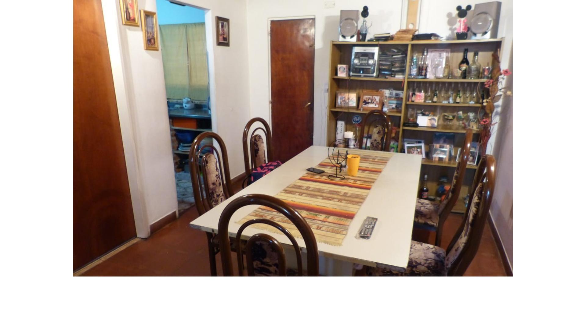 Casa en Venta con 1 cochera