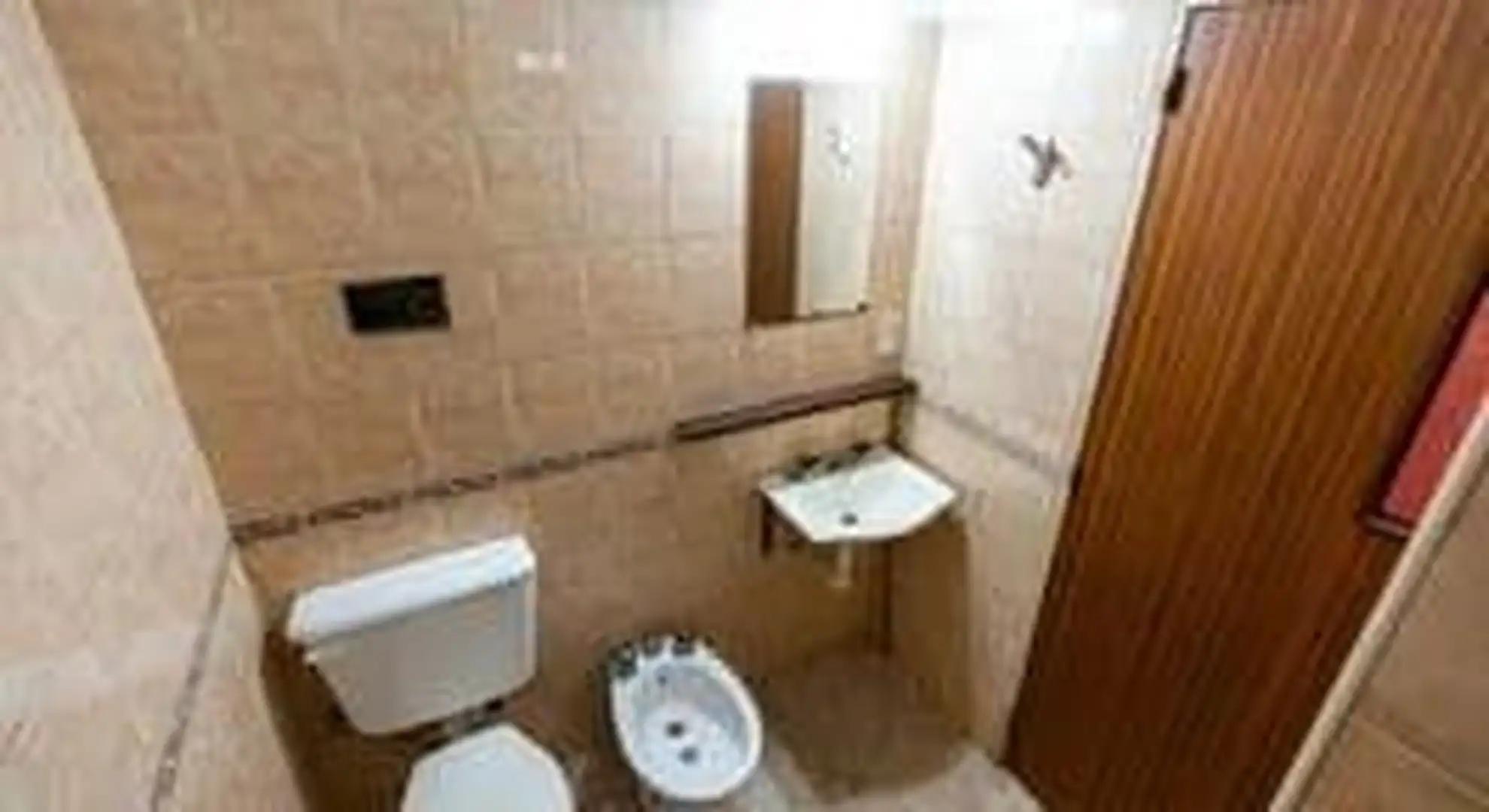 Casa en Alquiler con 1 cochera