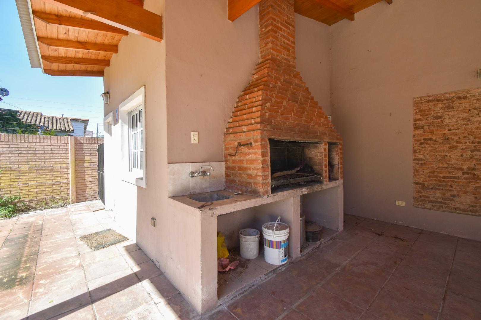 Casa 4 ambientes con 4 baños