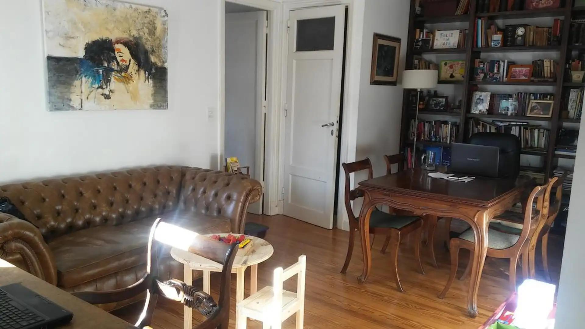 Carlos Calvo 1600, Piso 1
