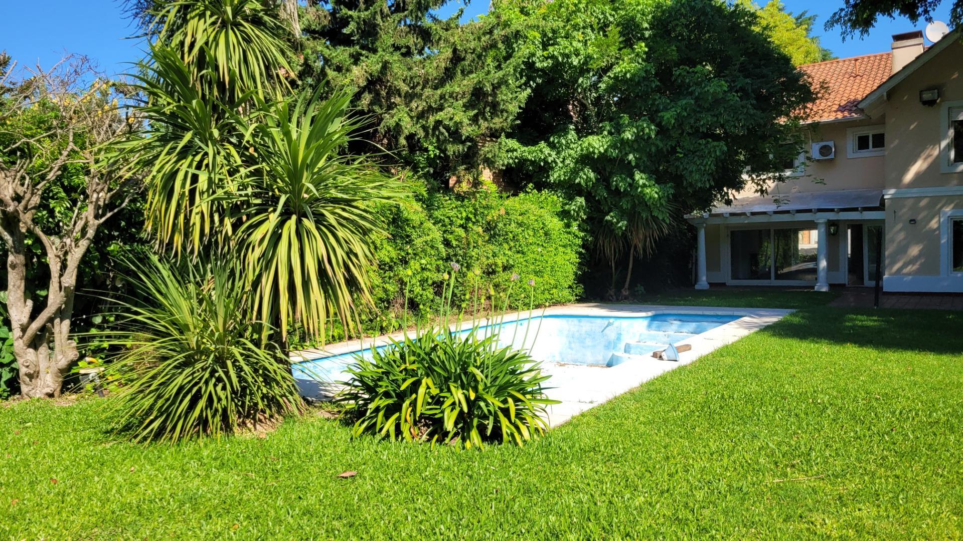 Casa 4 ambientes con 4 baños