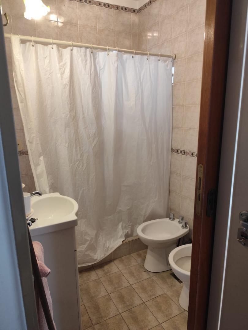 Casa en Alquiler en Castelar, $ 950.000