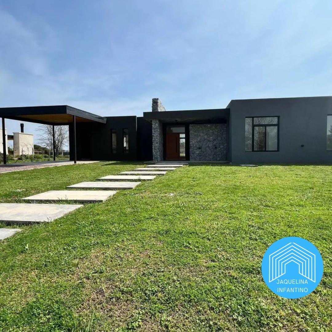 Casa 4 ambientes - Club de campo Everlinks - Lujan