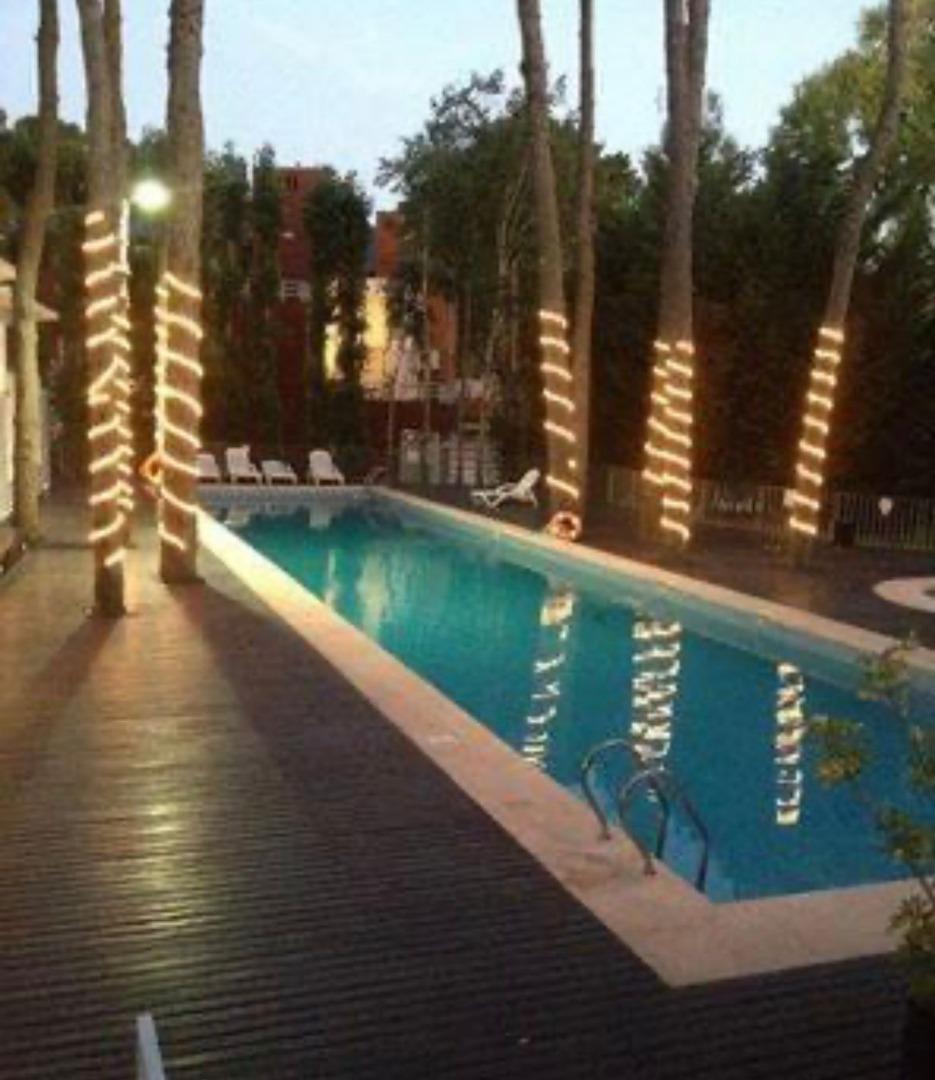 Departamento 4 ambientes con dependencia de servicio