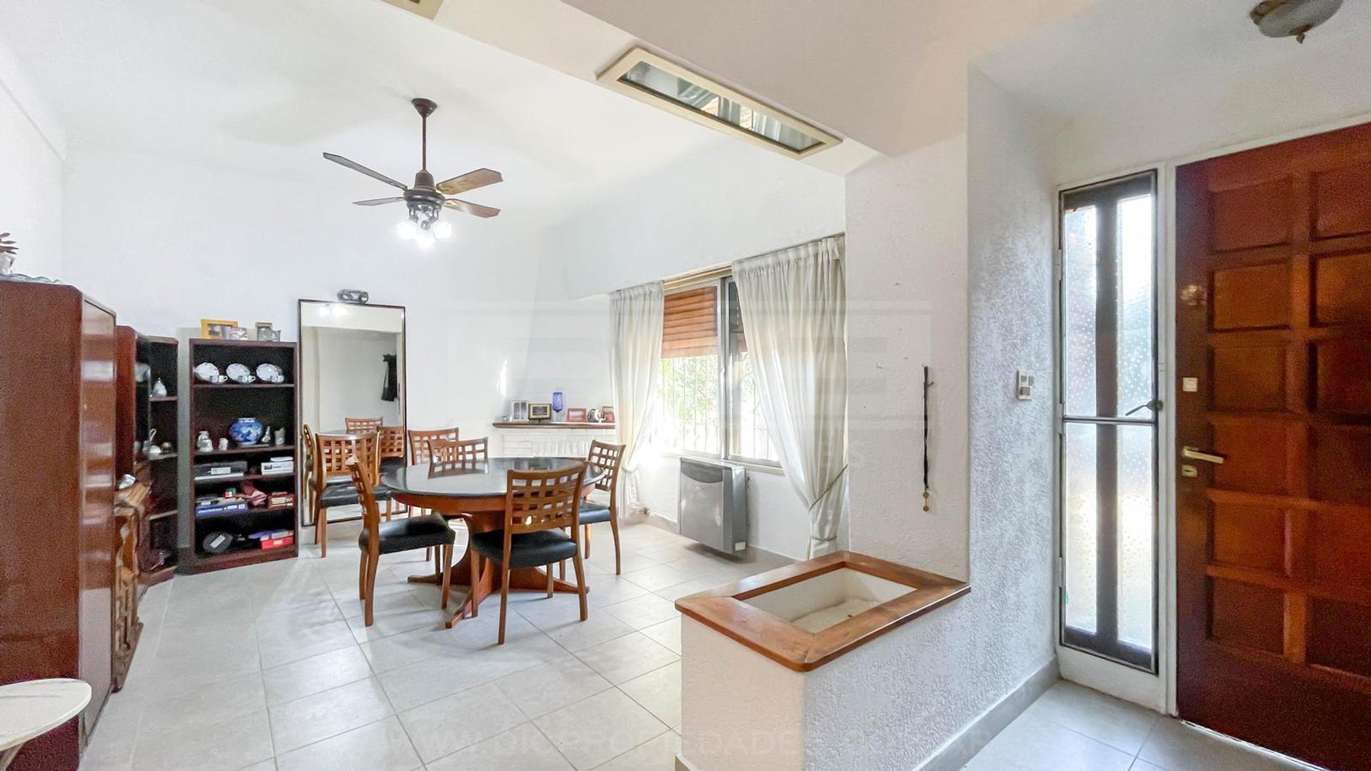 Tres sargentos  al 900, entre catamarca y ezpeleta