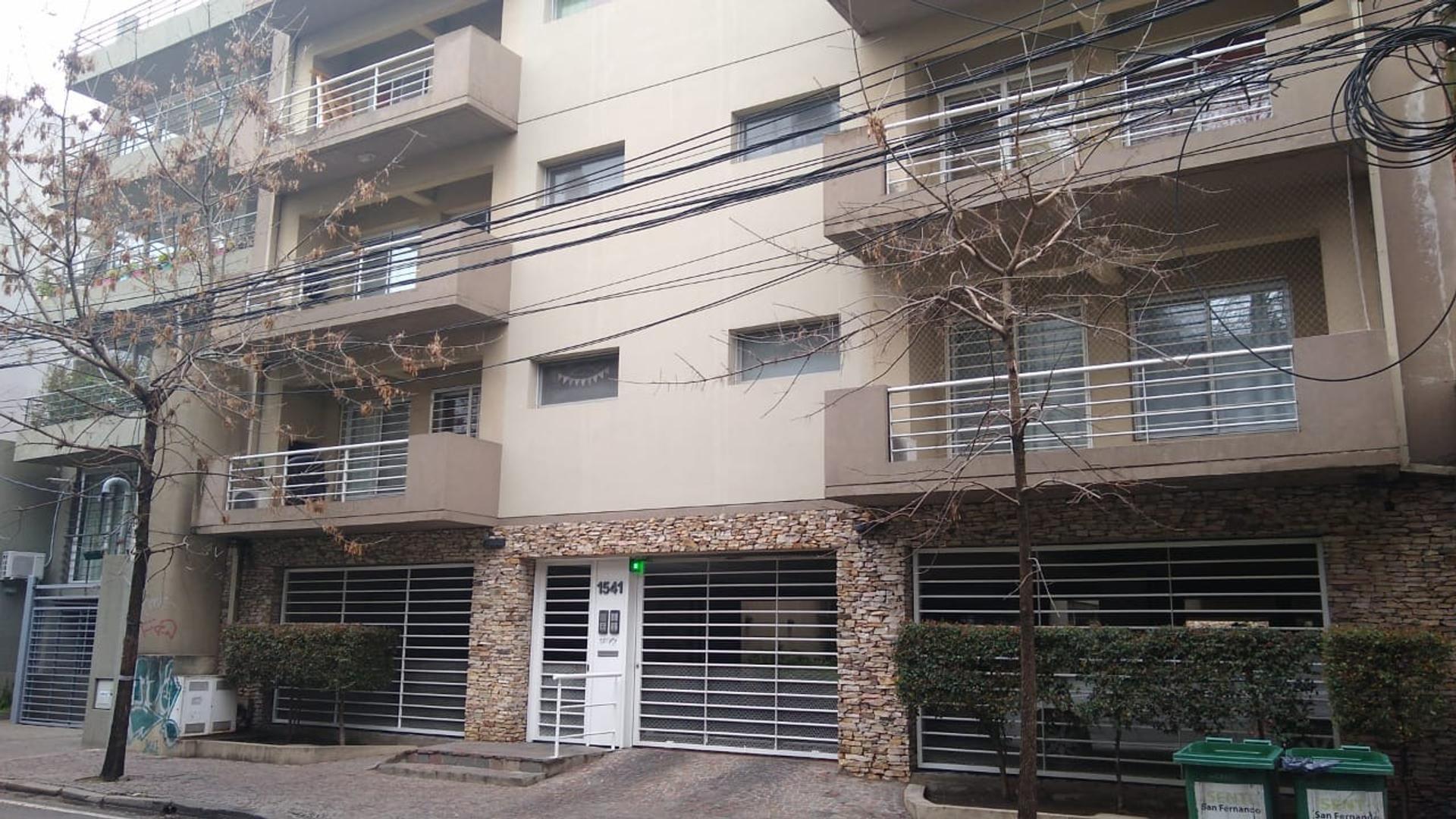 Peron 1500 , Piso 2º