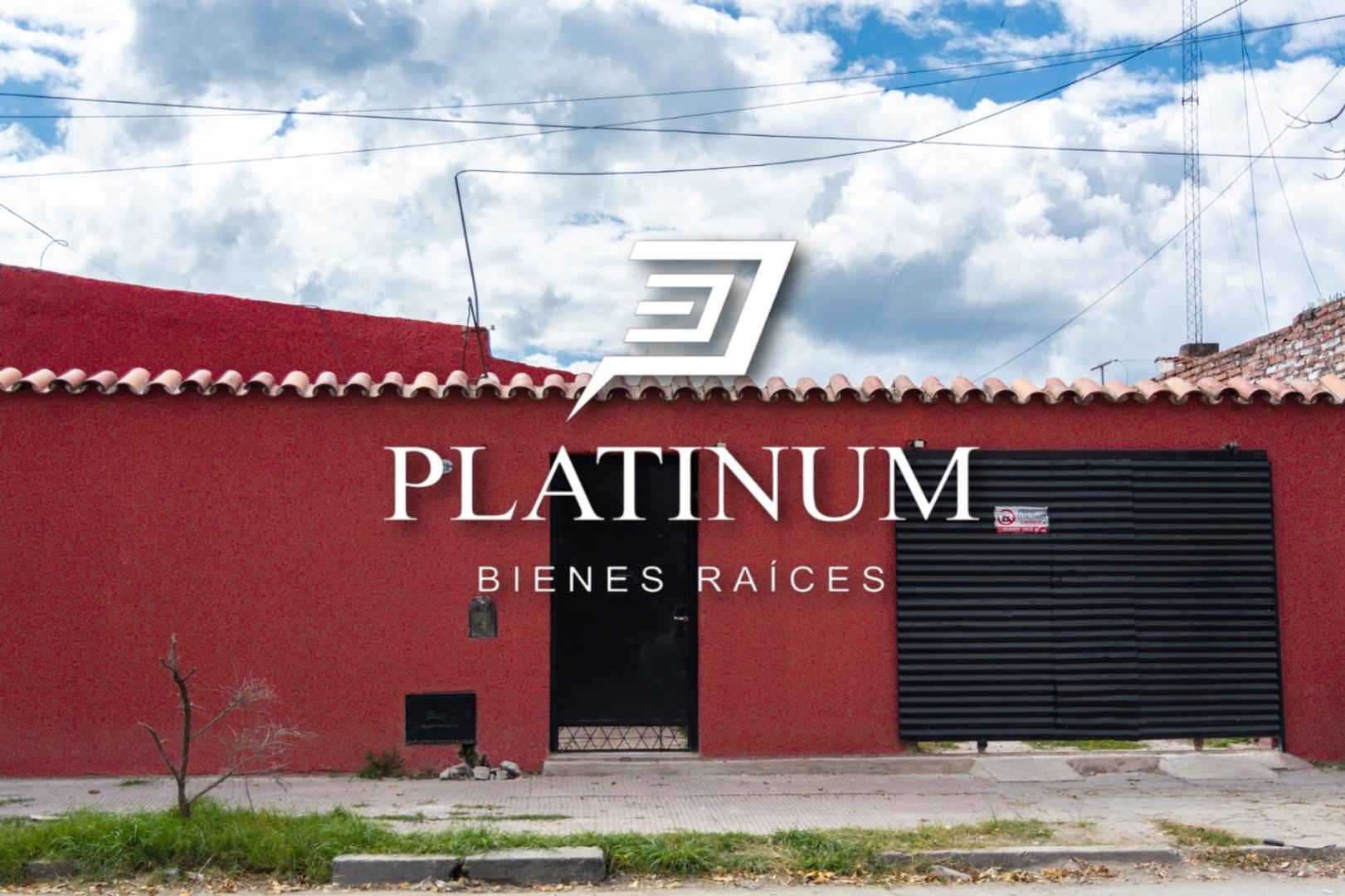 Casa en Venta en San Felipe y Santiago. 3 dormitorios con cochera