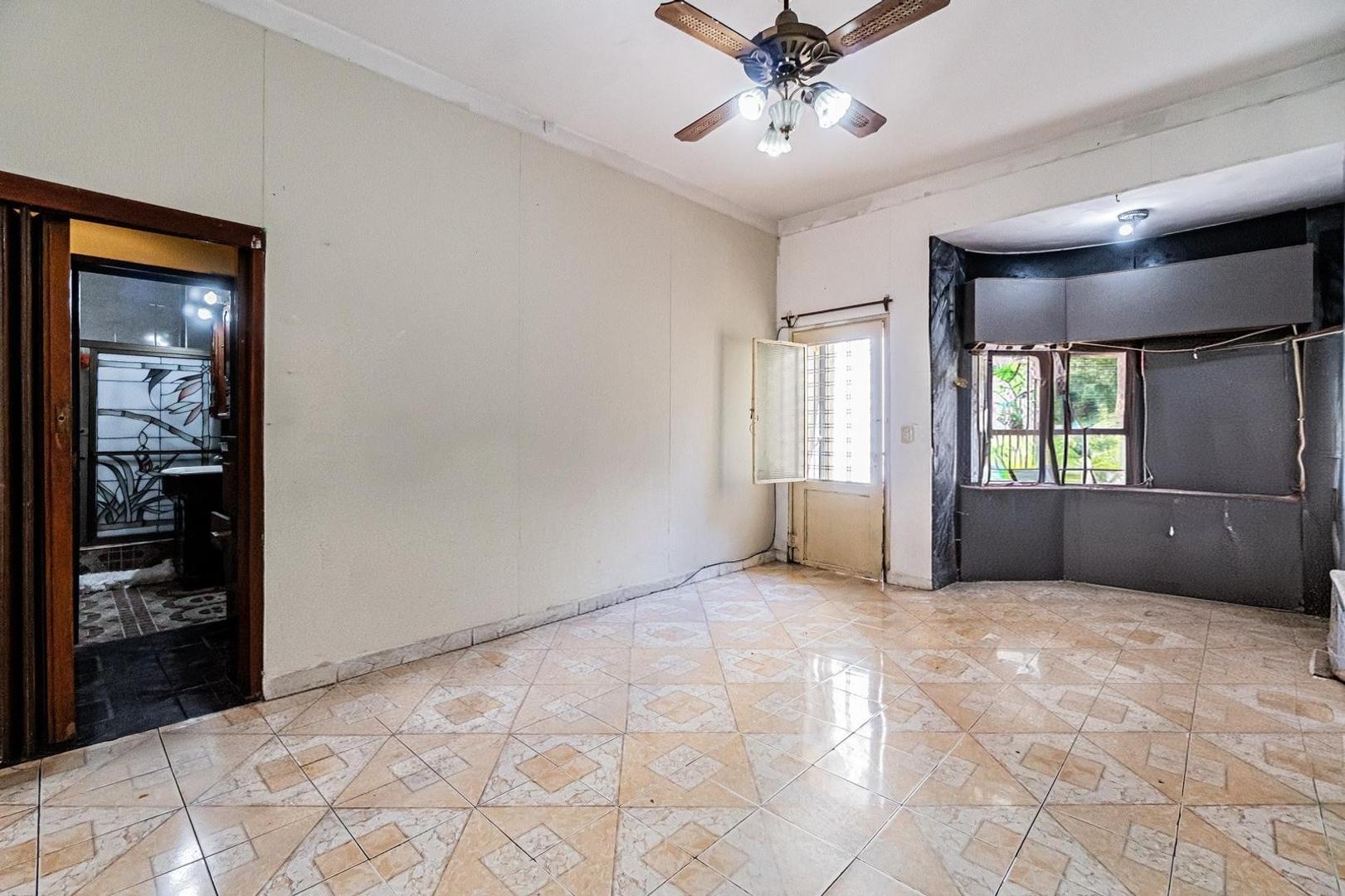 Depto Tipo Casa 2 ambientes con 1 baño