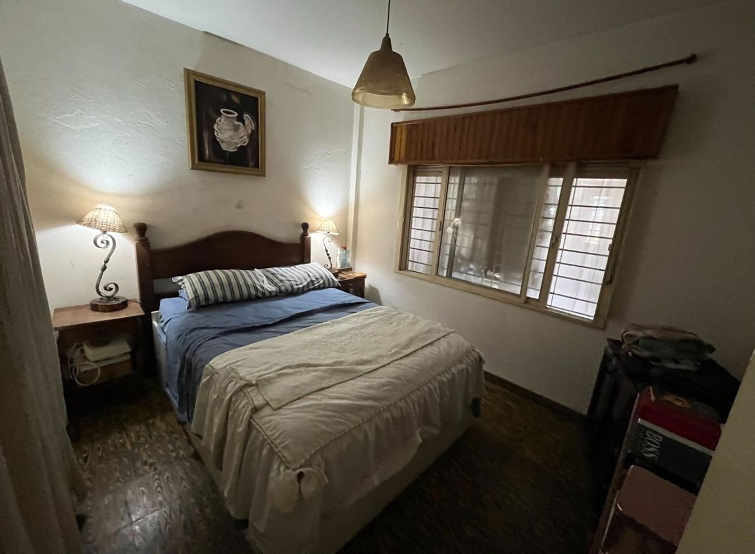 VENTA CASA 4 AMB COCHERA MÁS DOS DPTOS 2 AMB MERLO