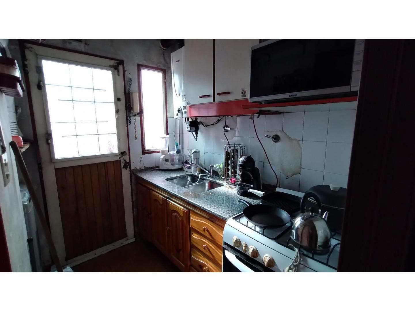 Casa 3 ambientes con 1 baño