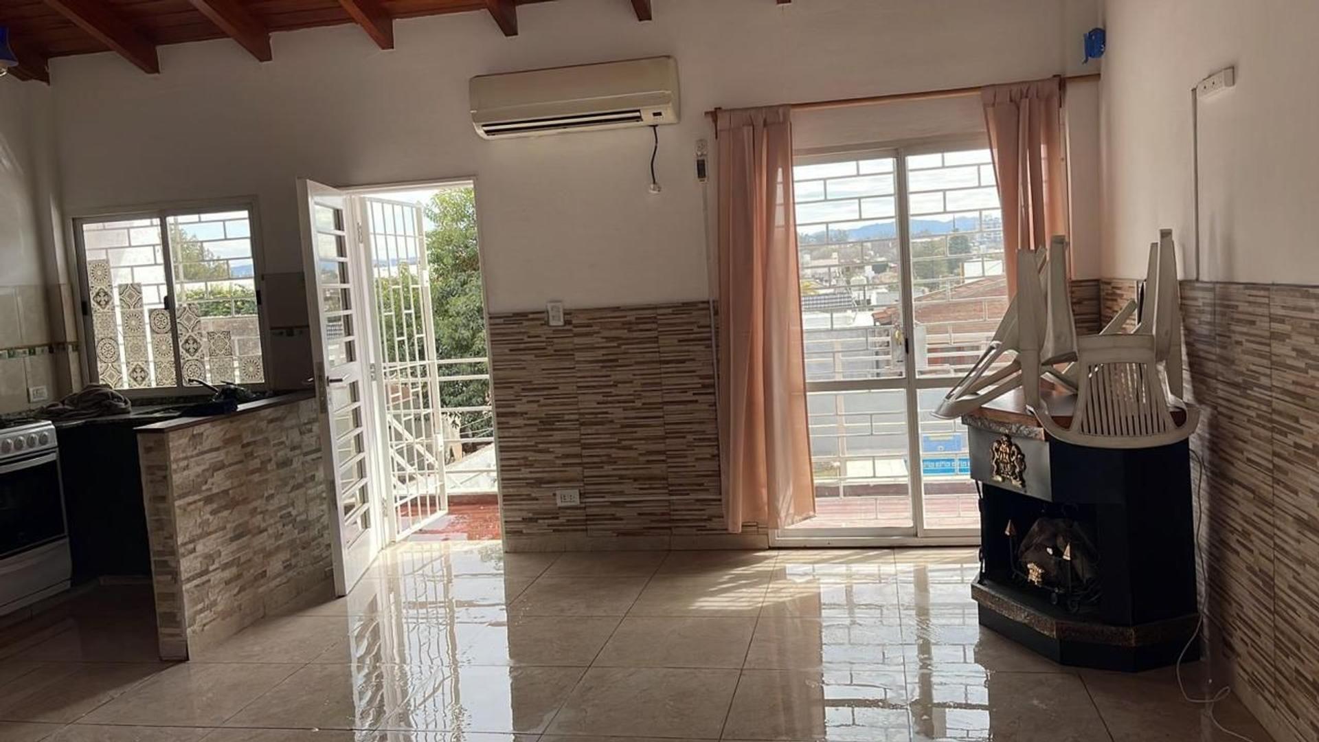 Casa 3 ambientes con 2 baños