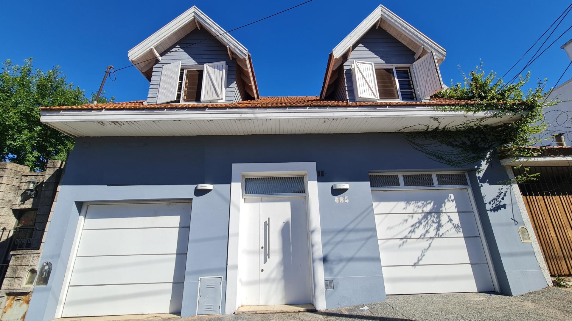 VENTA CASA 4 AMB CON JARDIN Y GARAGE DOBLE EN QUILMES