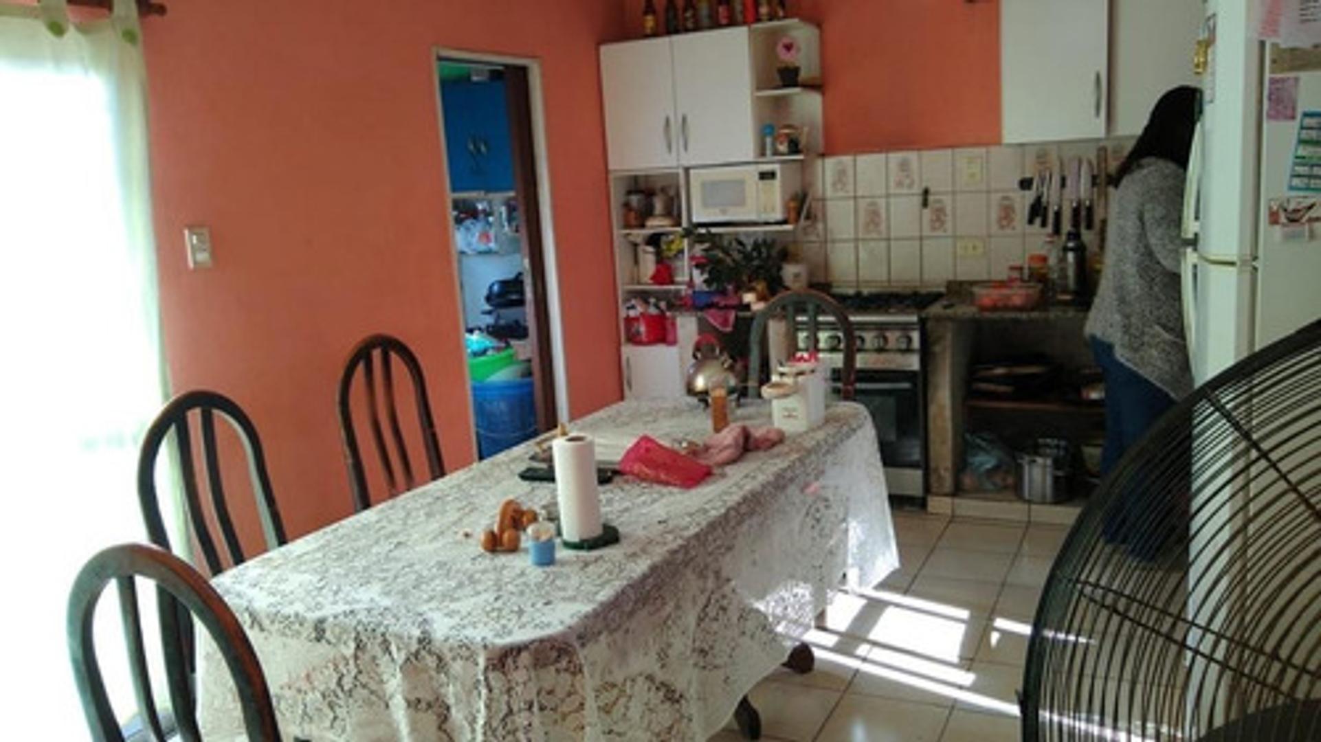 Casa Muy Bien Ubicada En Libertad Merlo