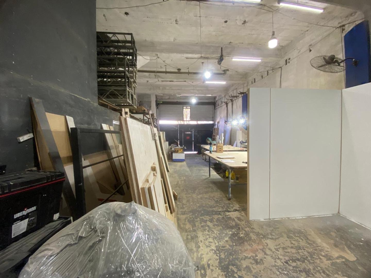 Galpon en Venta en Villa Real, USD 240.000