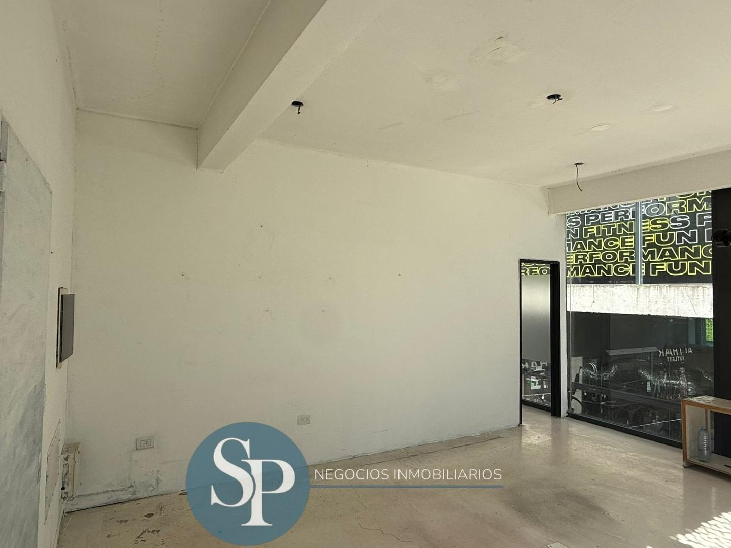 Las Piedras Small Center