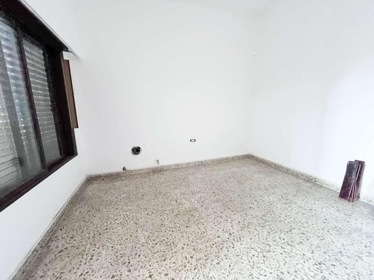 Casa 2 ambientes con 1 baño