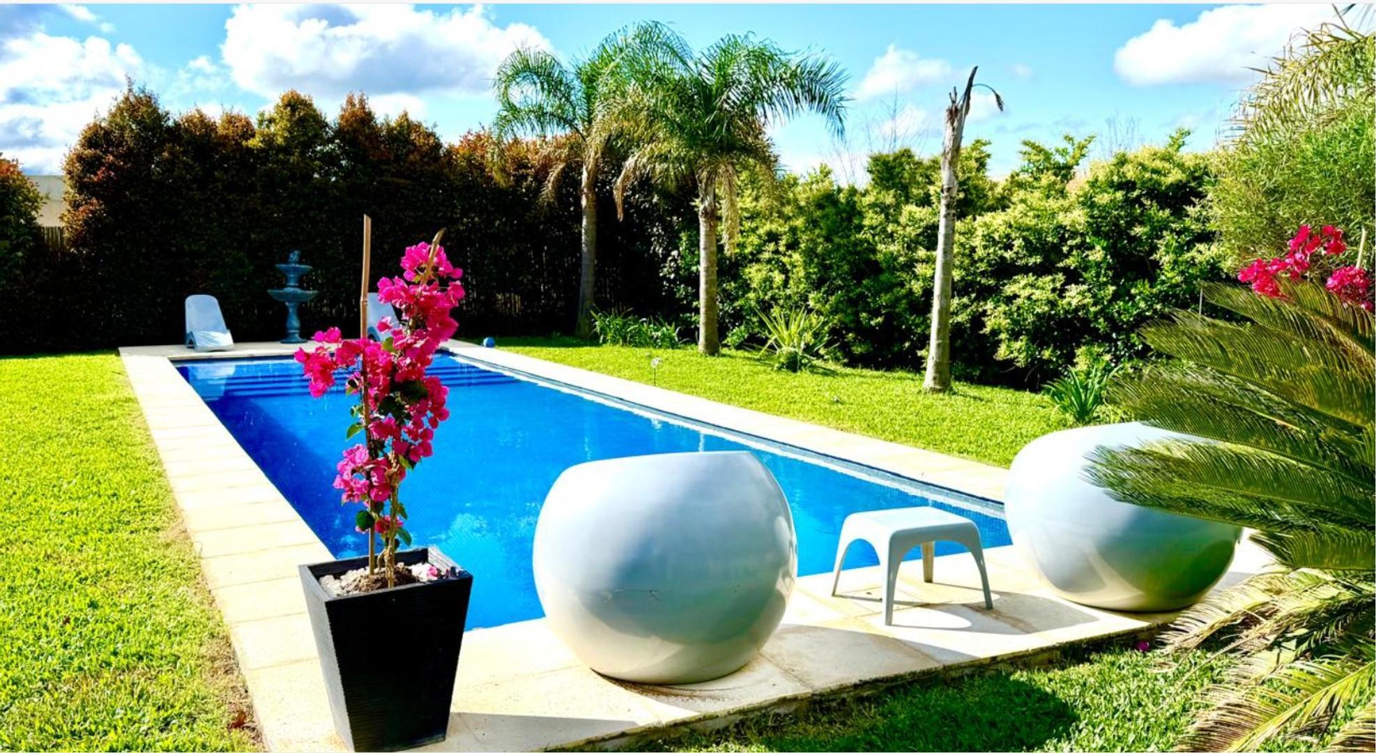 Casa 5 ambientes con 4 baños