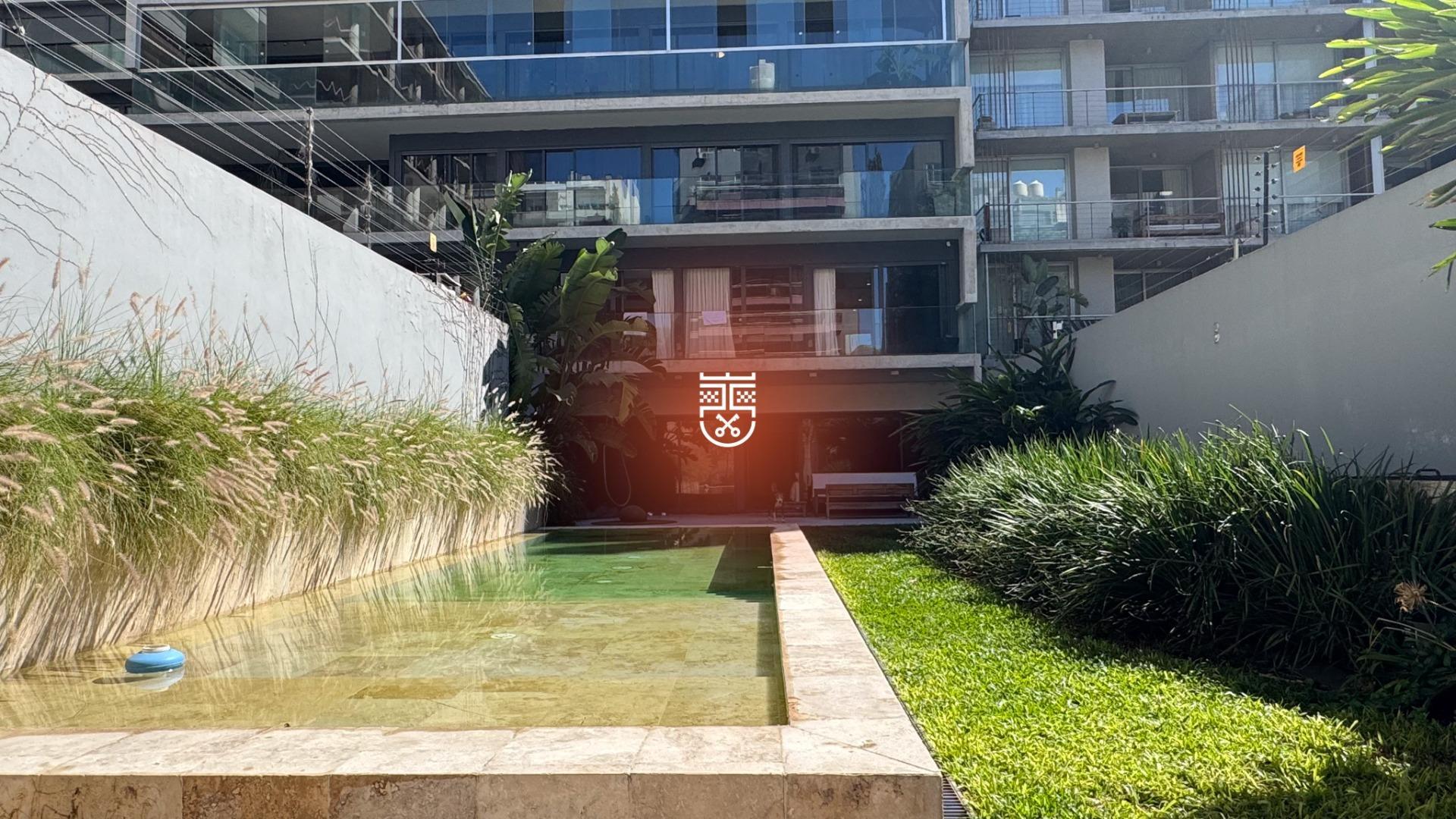 Espectacular departamento tipo Casa con Jardín y Pileta