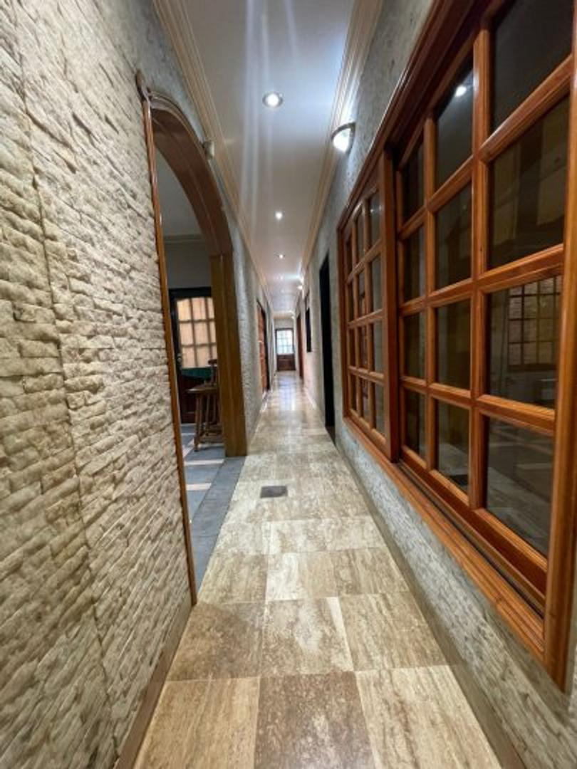 Casa 5 ambientes con 3 baños