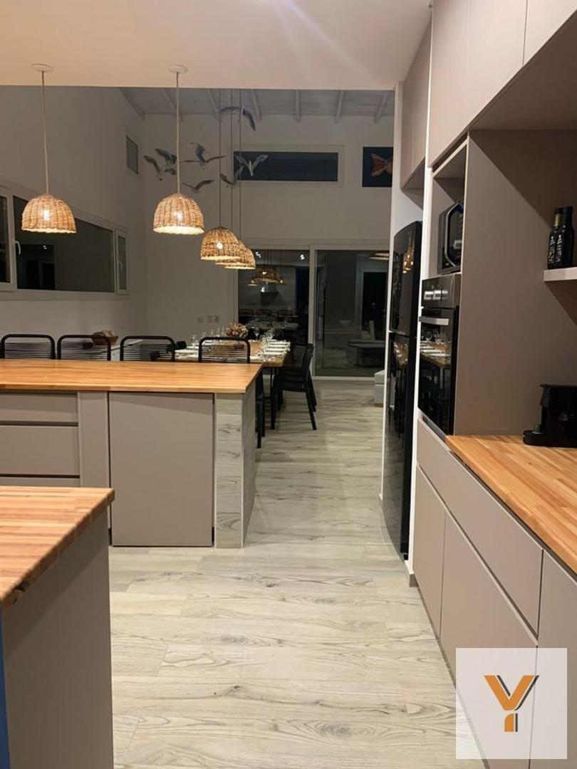 Casa en Venta en Costa Esmeralda, USD 335.000