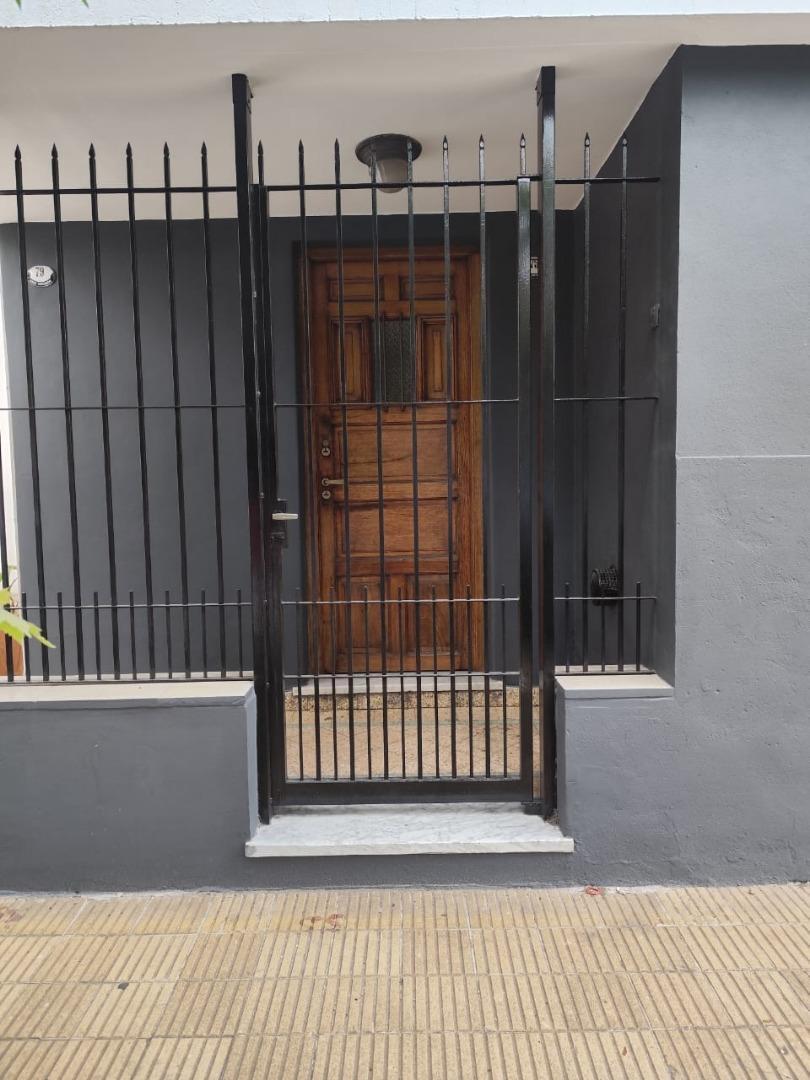 Casa en alquiler en Castelar