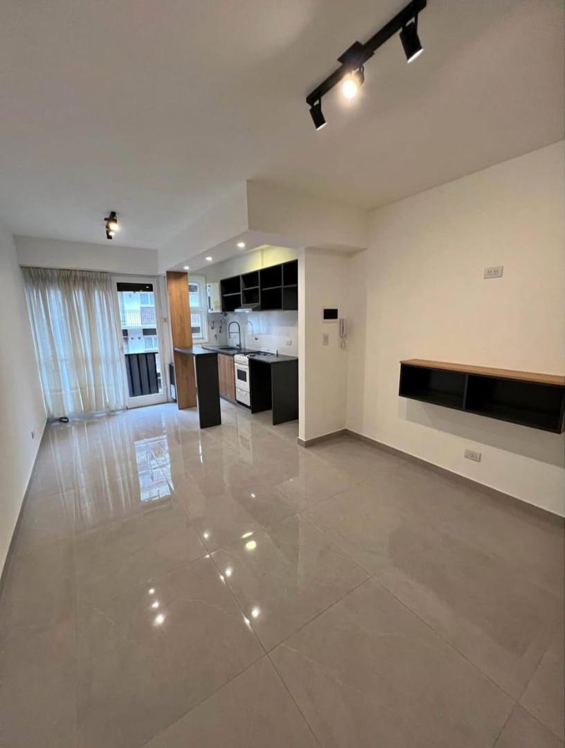 Vta. depto. 1 amb. Externo c/ balcon Reciclado