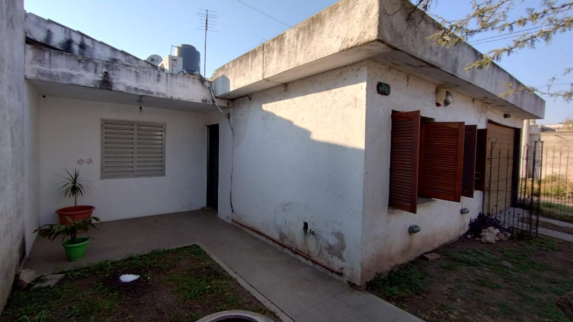 Casa 4 ambientes con 1 baño