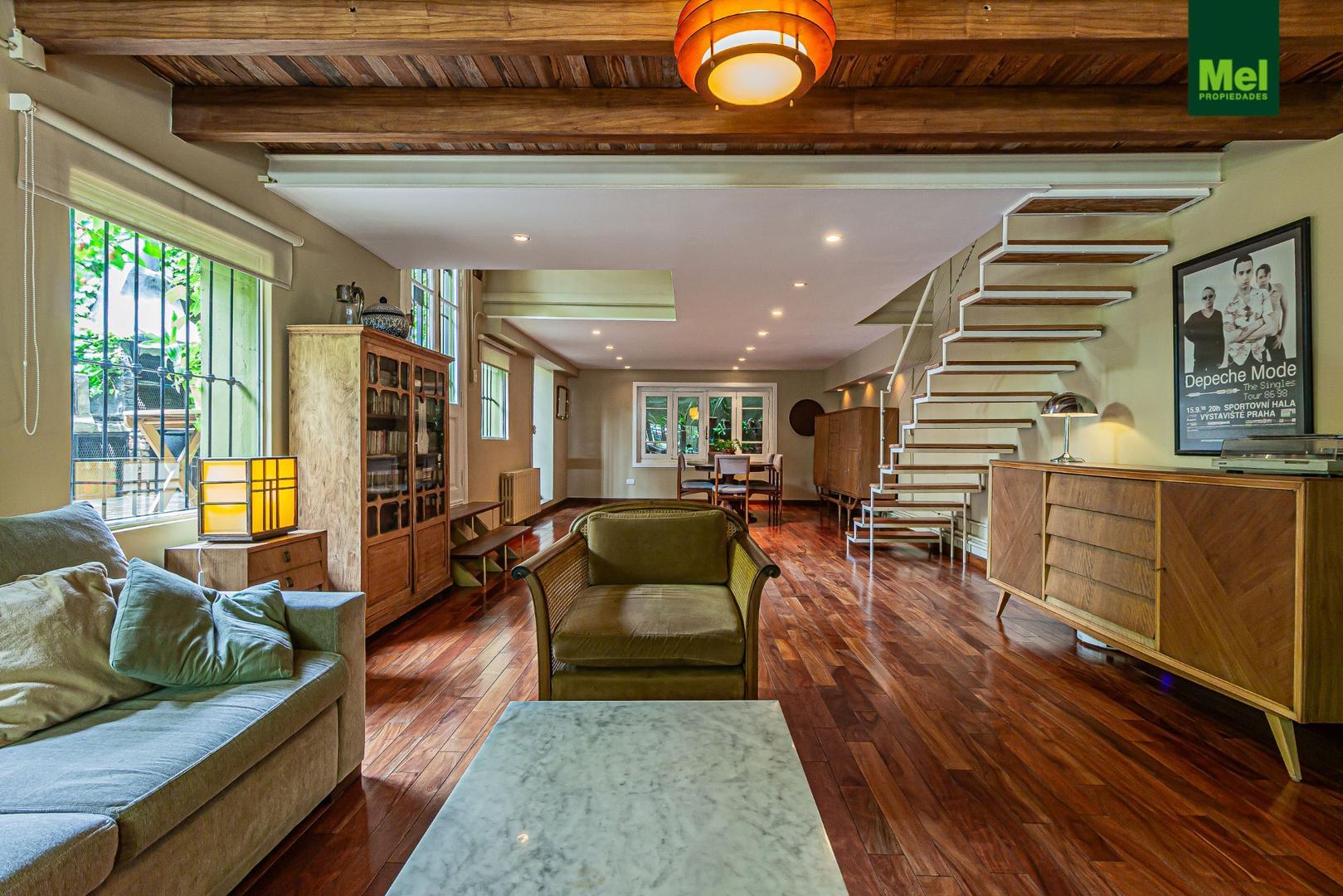 Casa de estilo, 4 ambientes con escritorio